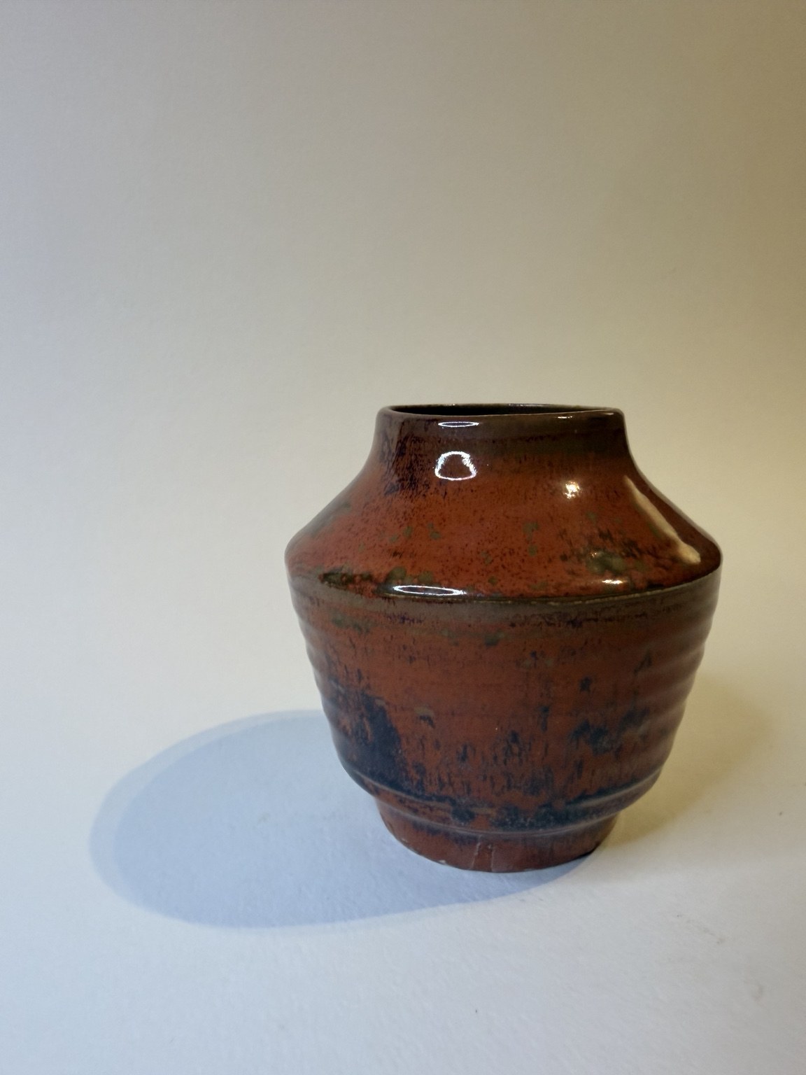 Red Shouldered Vessel